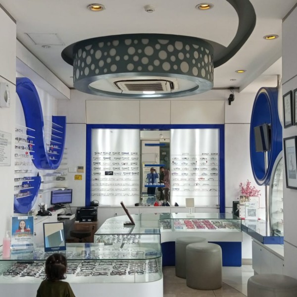 M Optik Cibubur image 1