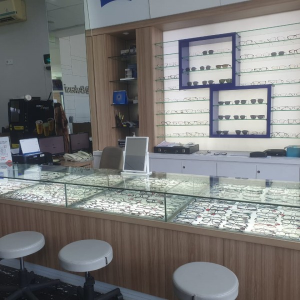 M Optik Bekasi image 2